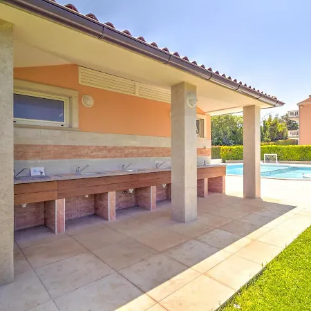 Holiday home Splendid Mobile In With Swimming Pool *