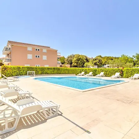 Splendid Mobile In With Swimming Pool
