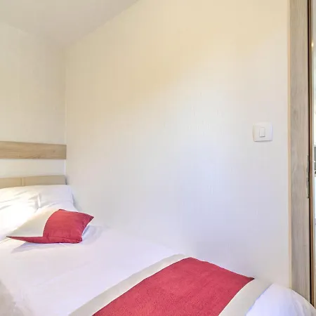 Splendid Mobile In With Swimming Pool Holiday home *