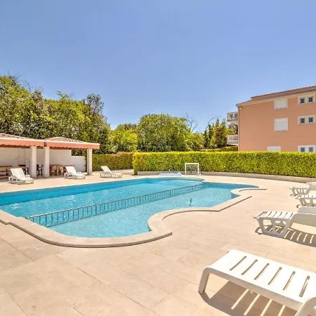 Holiday home Splendid Mobile In With Swimming Pool *
