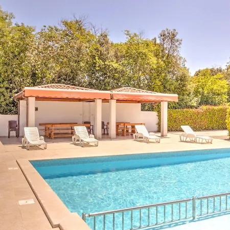 Splendid Mobile In With Swimming Pool Holiday home Banjole